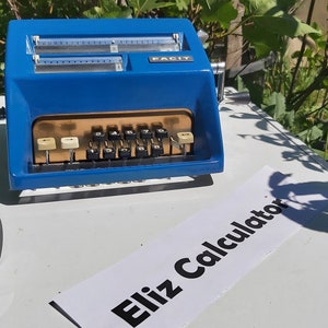 Blue Facit Calculator, Antique Mechanical Desk Gadget, 1960s Retro Office Decor, Vintage Arithmetic Tool, Timeless Home Office Accessory