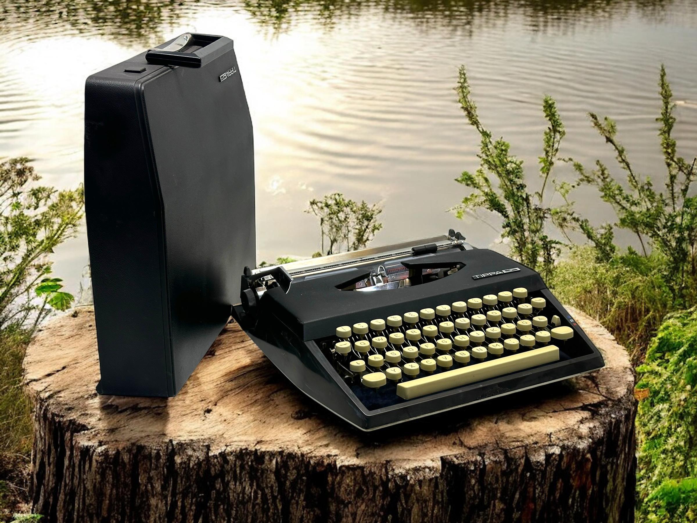 ドイツ製 Adler Tippa S ポータブルタイプライター Adler Tippa S Typewriter - Portable Vintage Manual Typewriter - Etsy