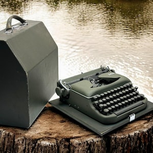 Erika Typewriter in Green - Best Vintage Manual Typewriter | Pristine Condition, Fully Functional | Premium Gift for Writers and Collectors