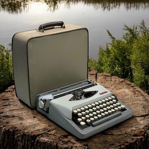 Royal Antique Typewriter - The Finest Vintage Model | Classic Manual Typewriter | Fully Functional, Ultimate Gift for Writers and Collectors