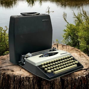 Vintage Adler Tippa S Typewriter - Retro Manual Typewriter - Portable Office Decor - Gift for Writers & Collectors - Classic QWERTZ Keyboard