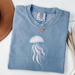 Floral Jellyfish Shirt, Cottagecore Ocean Aesthetic Tee, Jellyfish and Flowers T-Shirt, Ethereal Marine Life Design, Comfort Colors®