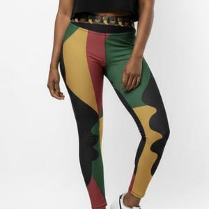 Leggings ONE Love ~ Leggings para mujer en rojo, negro y verde, estilo caribeño, reggae, jamaicano y africano / Leggings únicas de cintura alta, suaves y elásticas en 4 direcciones