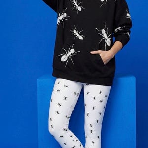 Leggings de hormiga espeluznante ~ Pantalones elásticos de mallas de insectos para disfraz de Halloween en blanco y negro para mujer / Mallas asquerosas, espeluznantes, reptantes y molestas para el sendero de insectos