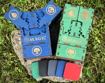 Caja de mazo MTG hecha a mano: apertura con mecanismo, capacidad para más de 100 cartas con fundas