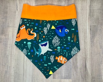 Finding Dory over de halsband Hondenbandana