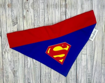 Bandana para perro con el símbolo de "Hombre fuerte sobre el collar"