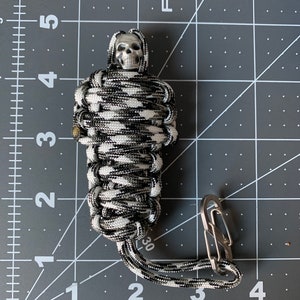 Paracord mummy keychain