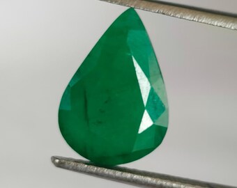 Forme de poire émeraude brésilienne naturelle verte de 3,20 carats, couleur verte émeraude rare à trouver couleur de morceau de poire