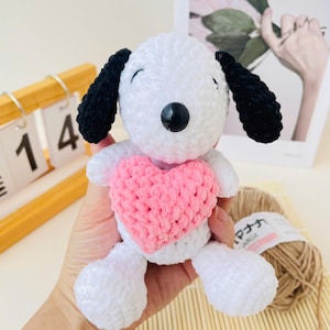 Gehäkelter Plüschhund: Kawaii Amigurumi Welpe mit Herz