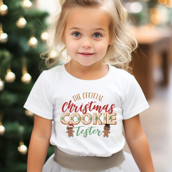 Easily Distracted By Christmas And Flamingos Hat In Snow T-Shirt Easily Distracted By Christmas And Flamingos Hat In Snow T-Shirt