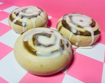 Iced Cinnamon Roll Soap, Melt and Pour, Dessert Soap, Stocking Stuffer,  Christmas Soap, Fall Soap, Bakery Soap, Homemade Soap