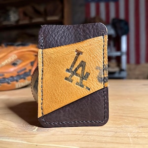 Cartera de cuero con tarjetero de guante de béisbol Louisville Slugger, hecha a mano - LA Dodgers