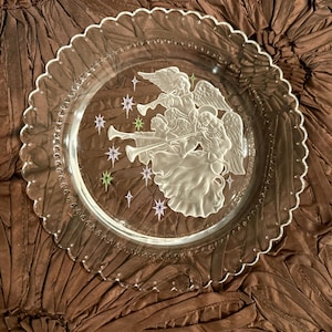 Hoya Crystal Scalloped Intaglio Angel Plate, Hoya Decorative Crystal Plate, Crystal Art Glass Display Plate, Cherub Angel Decor