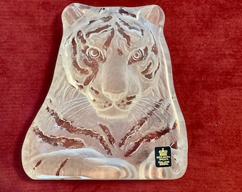 Art Glass Sculpture Paperweight, Signed Paperweight, Art Crystal Figurine, Crystal Tiger, Mats Jonasson Art Glass Sculpture, Royal Krona
