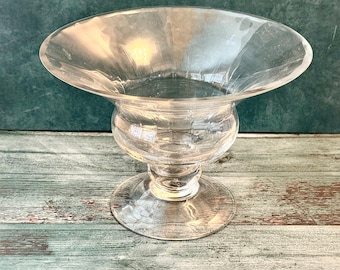 Glass Pedestal Bowl 8.5" Tall, Centerpiece Bowl, Footed Bowl, Footed Glass Bowl, Glass Footed Bowl, Glass Compote Bowl, Fruit Bowl Glass,