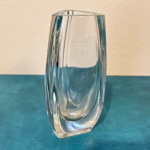 Baccarat Crystal Art Glass Triangle Vase,  Art Glass,  Baccarat Art Glass, Baccarat Bouton D&#39;Or Buttercup Vase France