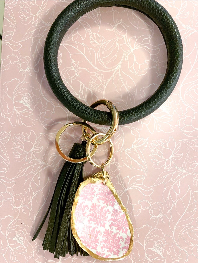 Car Keys with oyster shell Oyster decor keychain | Personalized car keychain Keychain with gold oyster Loop and tassel keychain