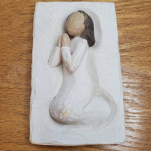 2001 Willow Tree Angel Figurine that says &quot;Bless and keep all safe&quot;.