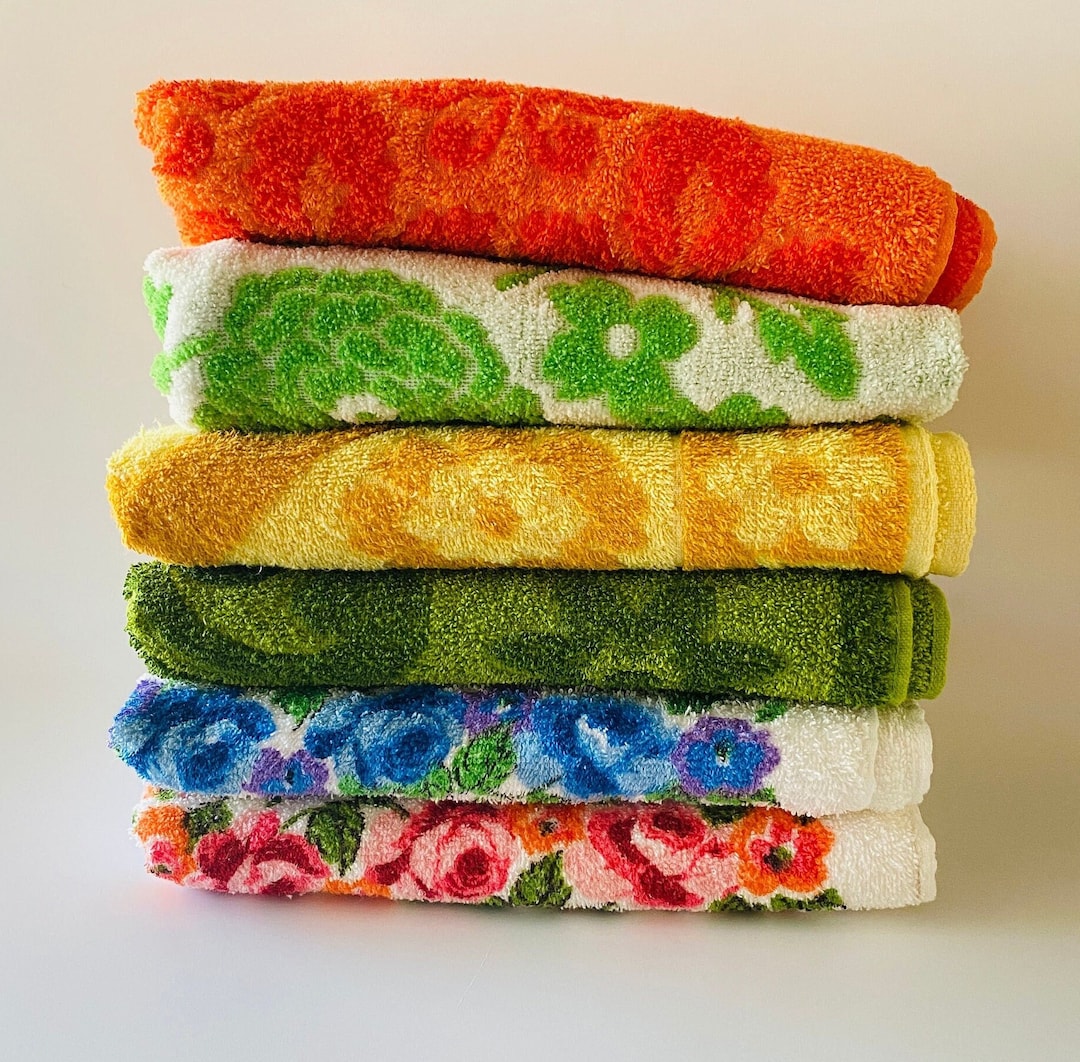 Vintage Bath Towels 1960-70s Sculpted Printed Florals Sculpted Designs ...