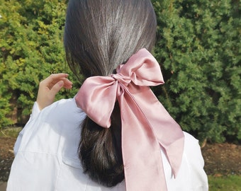 Hair Ribbons and Bows - Celebrities Wearing Ribbons and Bows in