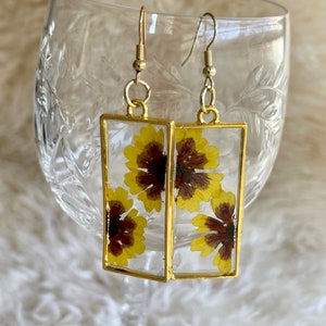 Little sunflower (coreopsis) set in clear resin rectangle dangle earrings/ graduation gift/real flowers/ unique earrings