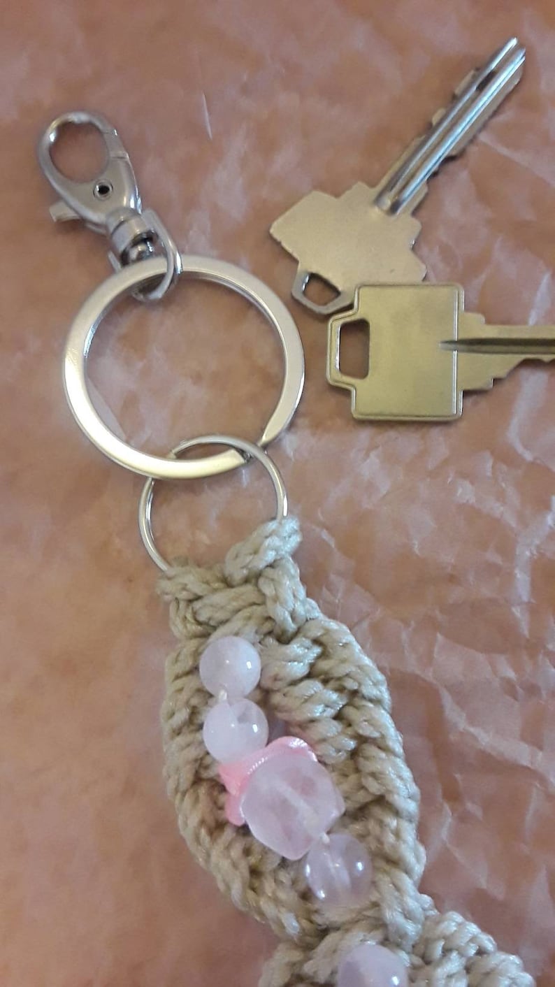 Swivel lobster clasp Rose quartz keyring Boho keyring. Macrame keychain with rose quartz gemstones