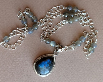 Antique Silver Labradorite Gemstone Pendant Necklace, Feminine Jewelry