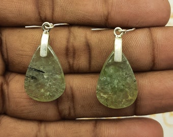 Naturliga gröna prehnit droppformade örhängen | Handgjorda ädelstenssmycken i 925 sterlingsilver