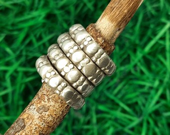 Handgemaakte sterlingzilveren boho-ring: vintage tribal spiraalsieraden