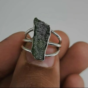 Rauwe Moldaviet sterlingzilveren ring, triple band sterlingzilveren ring, Moldaviet kristal 925 zilveren ring, authentieke Tsjechische Moldaviet ring