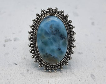Pierścionek z naturalnym larimarem: ręcznie robiony ze srebra próby 925, biżuteria boho