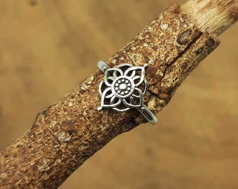 925 Sterling Silver Ring, Handmade Pointed Flower Design Ring, Antique Silver Ring-Rustic Boho Ring-Gift For Friend-Best Selling Floral Ring