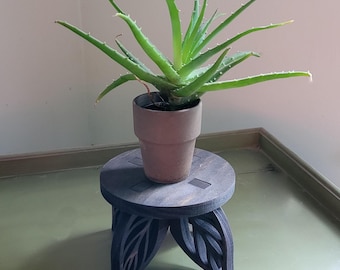 Small wood plant holder, indoor potted plant shelf, home decor, gift for plant lovers, pot holder table wooden display, boho decor, handmade