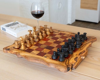 Tablero de ajedrez de madera de olivo hecho a mano / Juego de ajedrez de madera con tablero (Personalización gratuita + Acondicionador de madera)