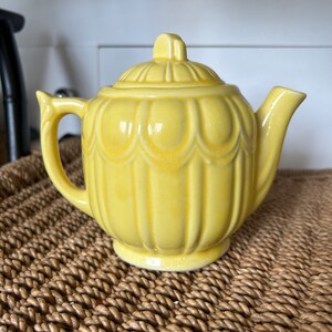 Vintage Art Deco Yellow Teapot