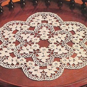Irish crochet Rose doily, high quality PDF pattern download, row by row instructions. Diameter : 32 cm