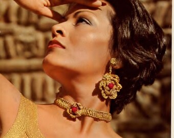 Gold metal thread earrings and chocker crochet pattern