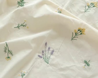 Bloemenkatoenstof, geborduurde stof, lavendelbloemstof, zachte katoenen stof, quiltstof, designerstof, door de halve werf