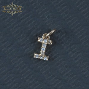 Colgante inicial de oro y diamante de 14 quilates, amuleto inicial de diamante pavimentado, amuleto inicial de diamante de 6 mm, inicial alfabética, amuleto inicial personalizado