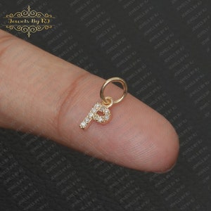 Encantos de las iniciales Diamond P, encantos iniciales de oro amarillo sólido de 14K, iniciales de diamantes pavimentados, iniciales de diamantes blancos, encantos P de oro amarillo de 14K