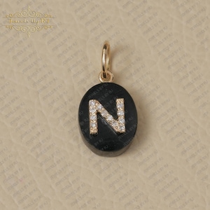 Inicial N de oro y diamante en encanto de ónix negro, encanto inicial de diamante, encanto de letra de diamante, inicial alfabético, encanto inicial personalizado