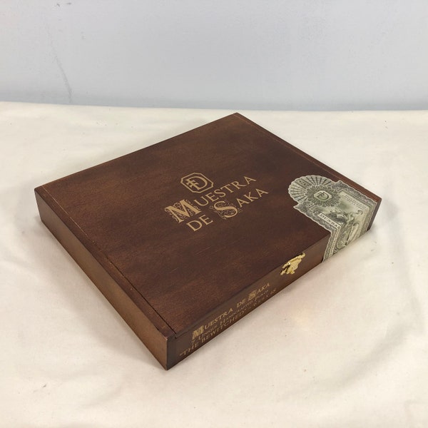 Muestra De Saka The Bewitched Empty Wooden Cigar Box 9.75x8x1.5