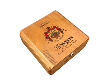 Caja de puros de madera vacía Arturo Fuente Hemingway Signature 7,25 x 6,75 x 2,75
