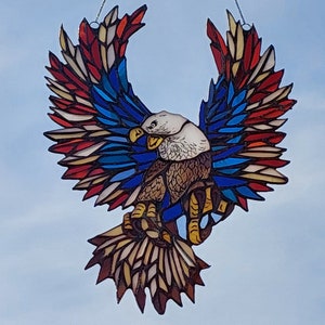 Stained glass Eagle gift Housewarming Gift suncatcher window hangings decor Glass animal Fairy garden decor