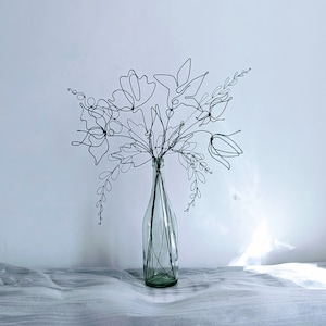 Vase&Wall Wire Flowers. Set of 4 Steel Wire Flowers and 7 More Stems for Home Decor and Gifts