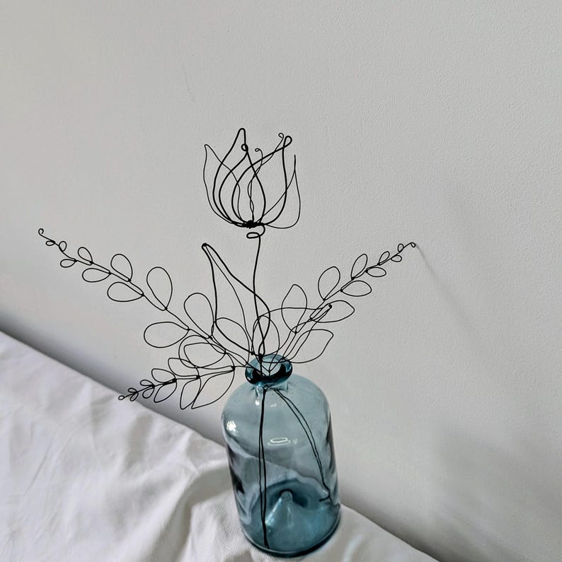 Tulips Wire Bouquet For Small Vase. Wall Sculpture. Minimalist Metal Flower Art image 7