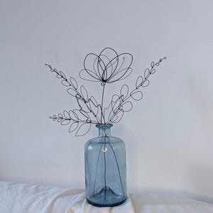 Handmade Wire Daisy Bouquet. Minimalist Home Decor. Garden Art