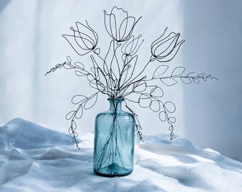 Tulips Wire Bouquet. Wall Sculpture. Minimalist Metal Flower Art