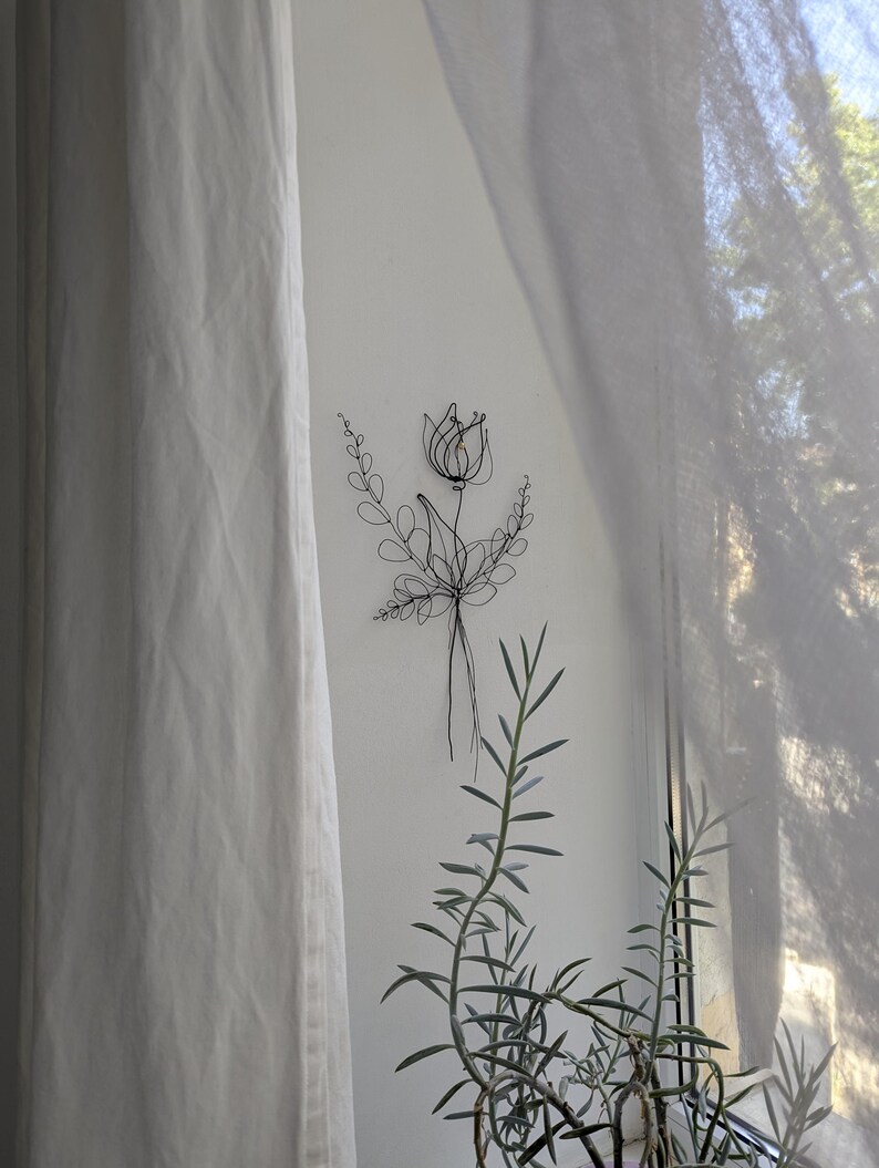 Tulips Wire Bouquet For Small Vase. Wall Sculpture. Minimalist Metal Flower Art image 12